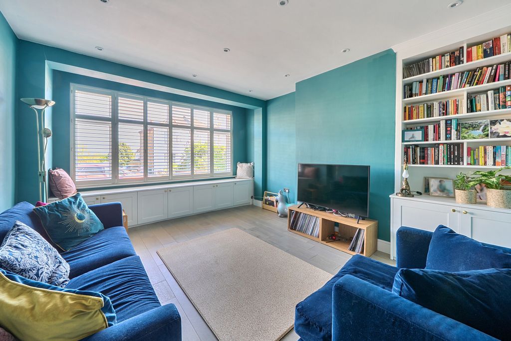 Property photo 2 of 18 1447072-12-69E8d1...