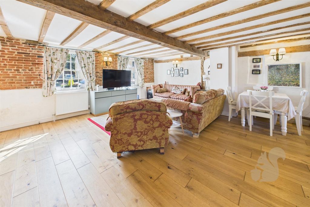 Property photo 2 of 21 Lounge