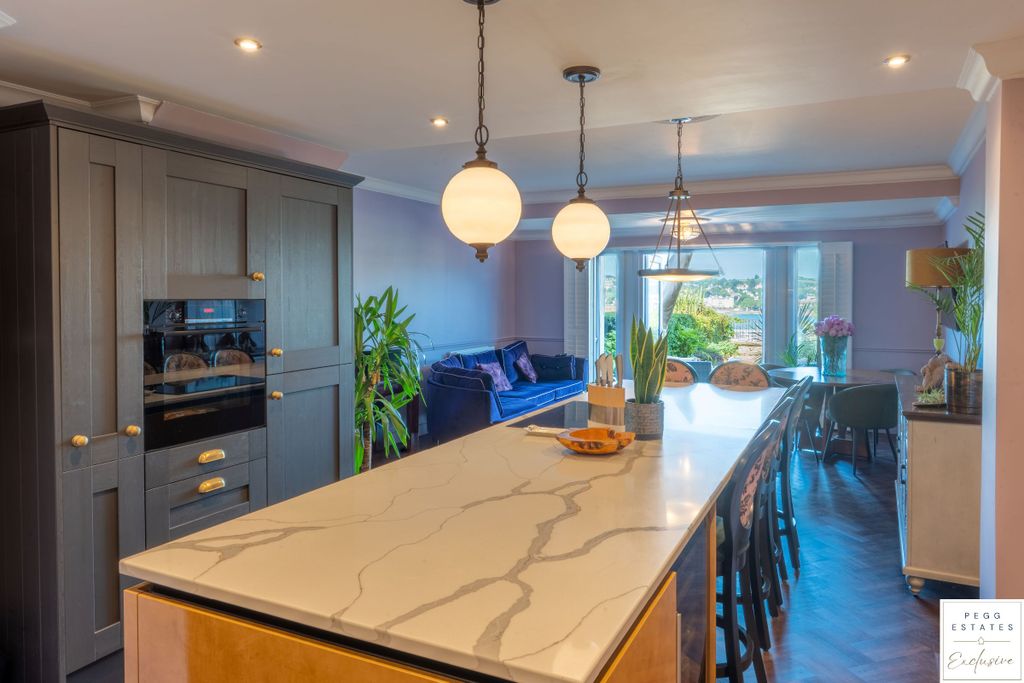 Property photo 3 of 30