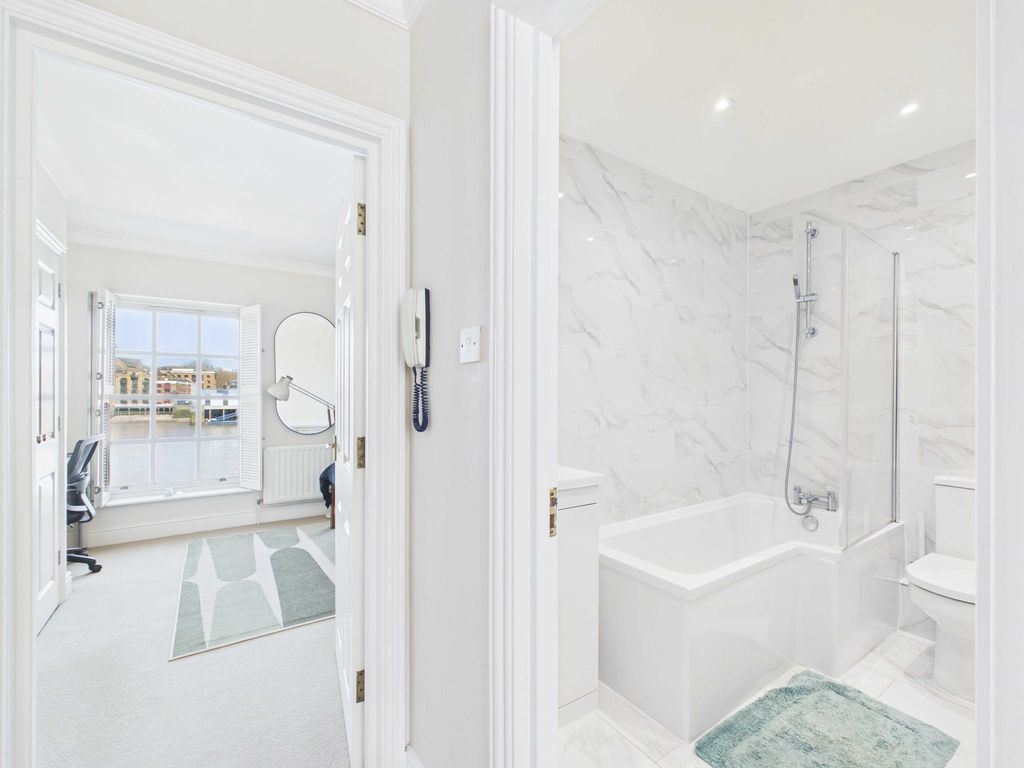 Property photo 2 of 23 Cam03741G0-Pr0160-Still011