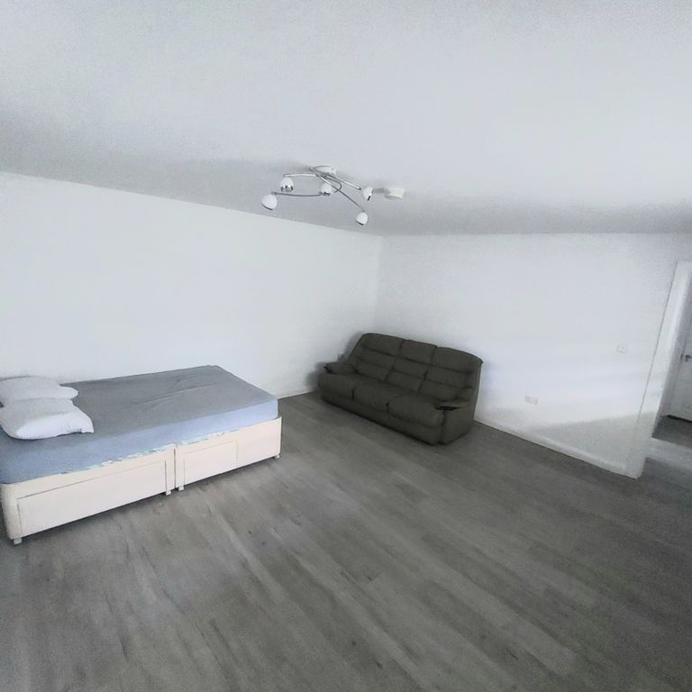 Property photo 3 of 5