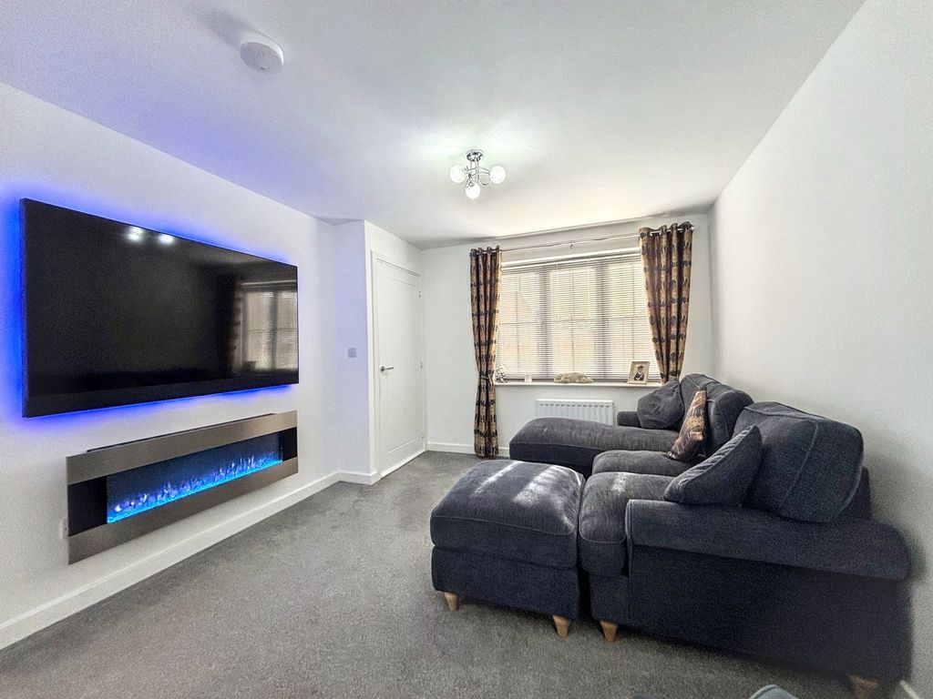 Property photo 2 of 26