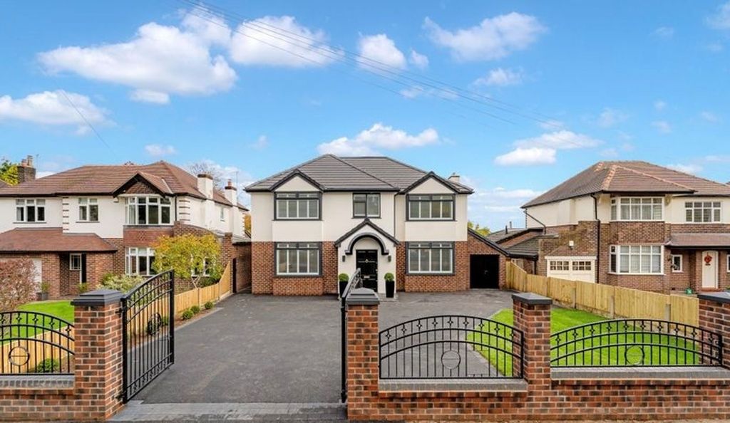 Property photo 1 of 52