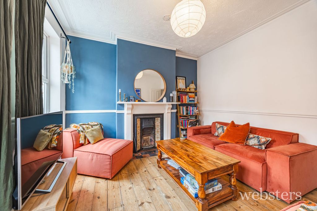 Property photo 2 of 17