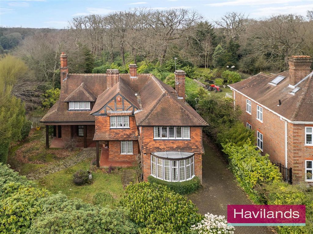 Property photo 1 of 25 Broad Walk-1 (1).Jpg