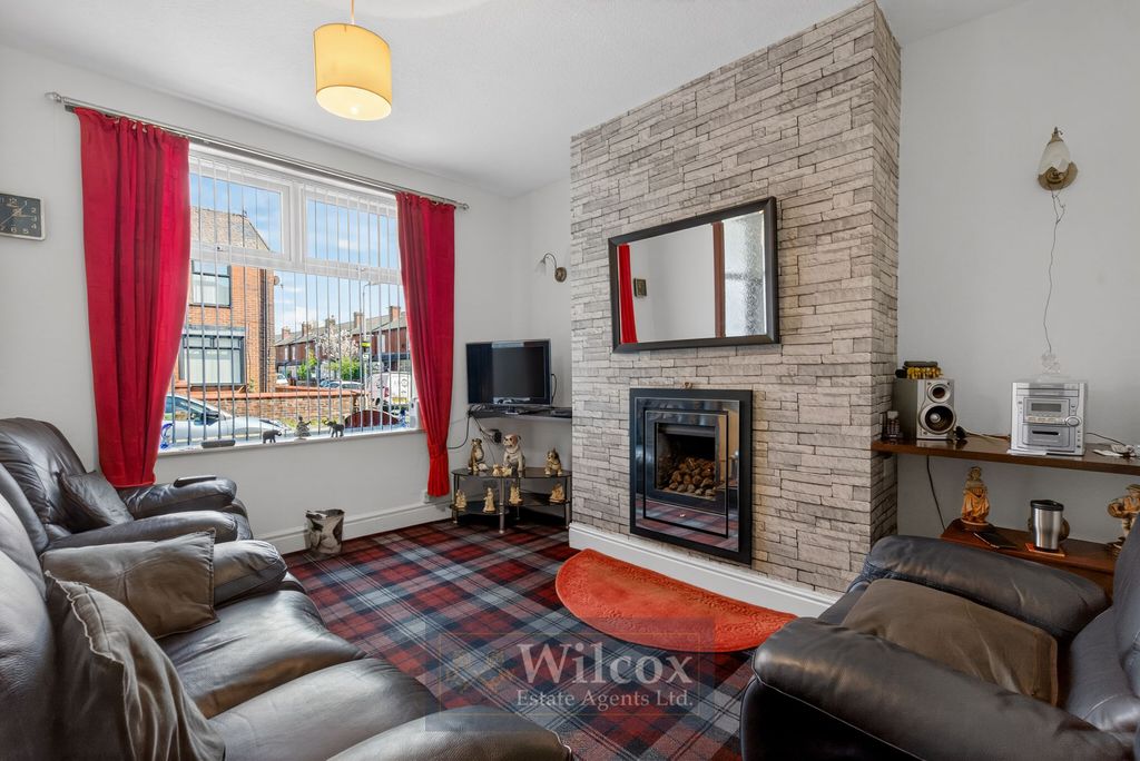 Property photo 2 of 18