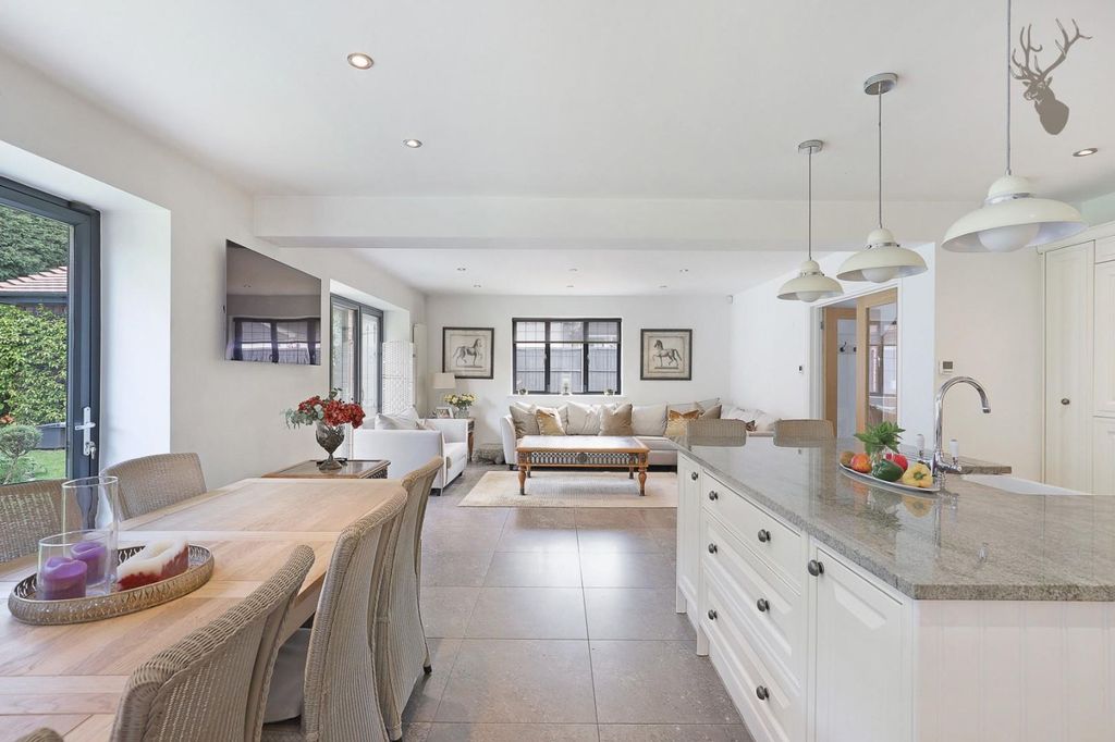 Additional image 11 of 3 bed detached bungalow for saleHomefield Close, Epping CM16