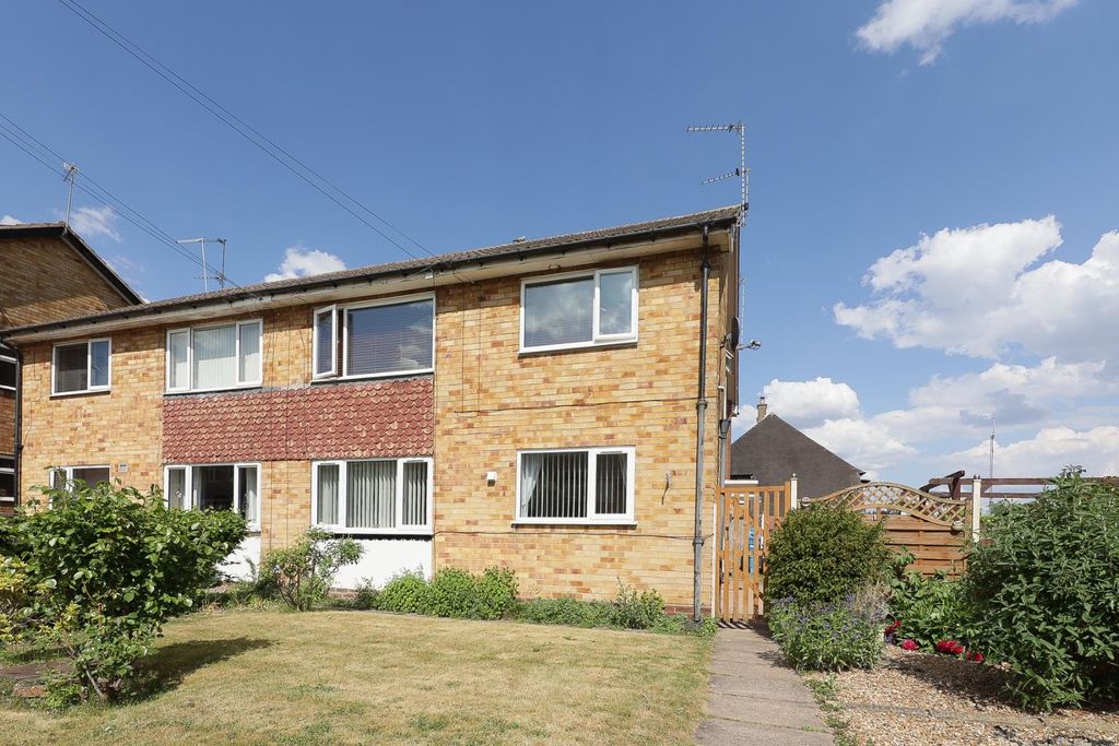 Property photo 1 of 14 Approach