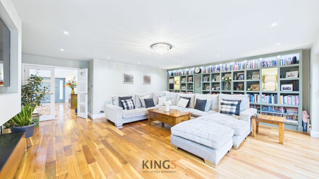 Additional image 16 of 5 bed detached house for saleUpland Drive, Brookmans Park AL9
