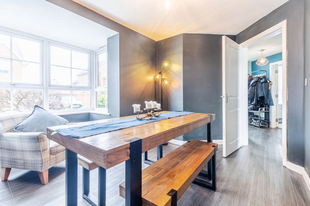Property photo 3 of 19 Pbox-Img.Jpg