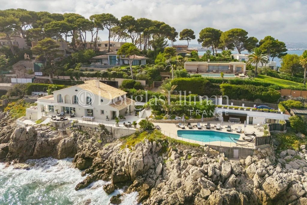 Property photo 1 of 12 Cap D'antibes - Waterfront Villa | Frontline Sea View, Direct Beach Access And Pool