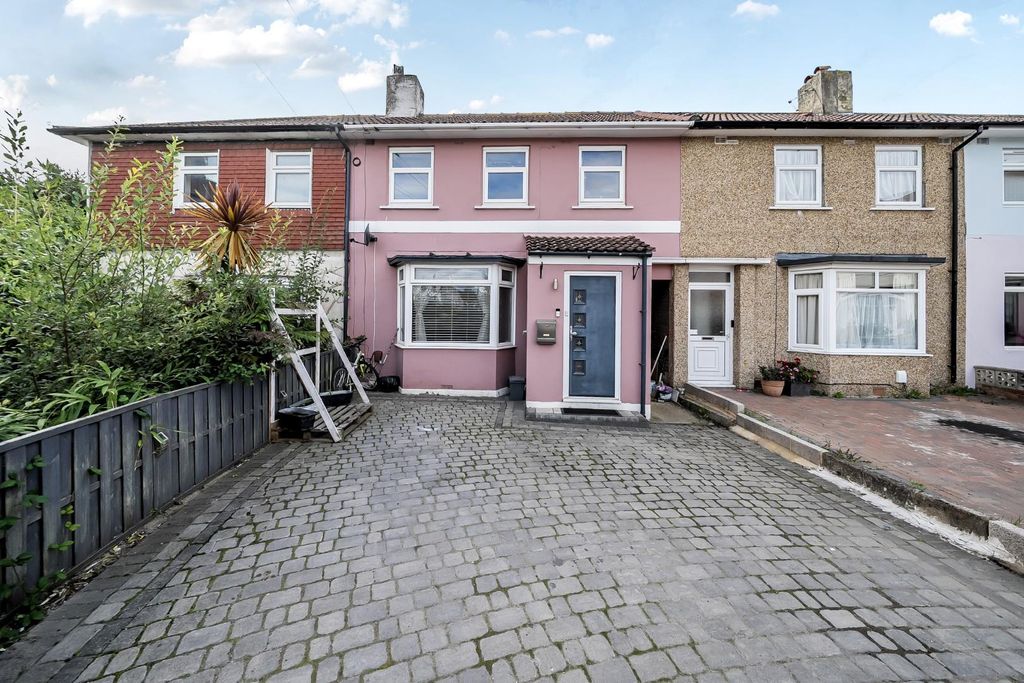 Property photo 1 of 12 1358341-18-68d2Bfbdaeb73.Jpg