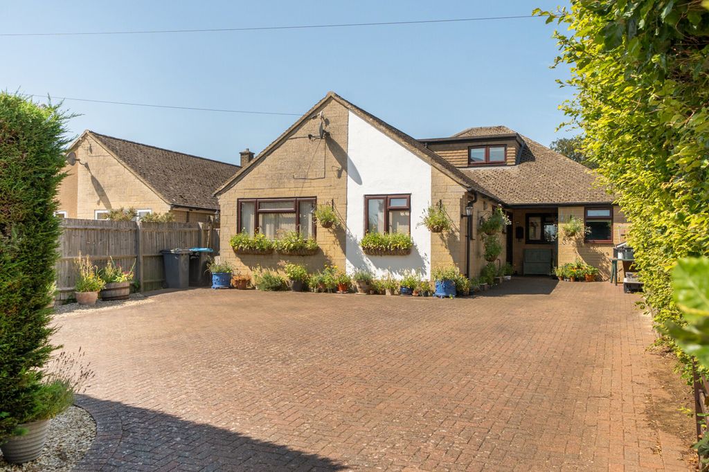 Property photo 1 of 22 External