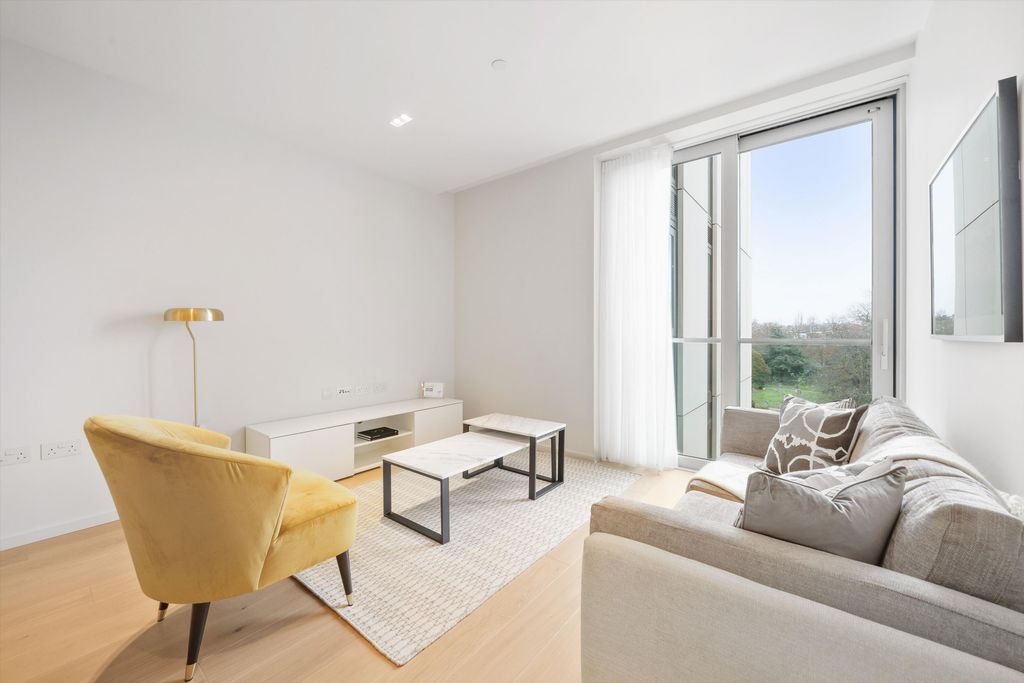 Property photo 2 of 16 Image