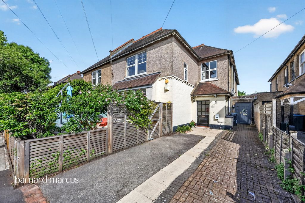 Property photo 1 of 18