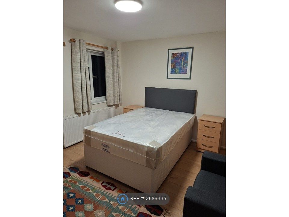 Property photo 3 of 5 Dbl Bedroom No 1