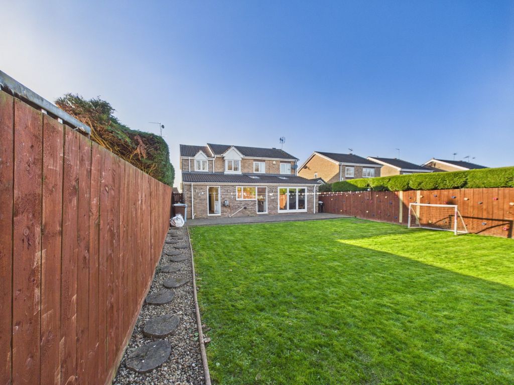 Property photo 2 of 25 4733845