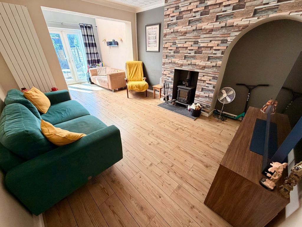 Property photo 3 of 19
