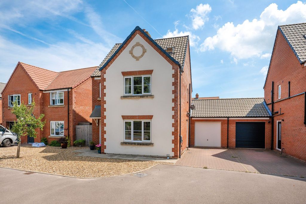 Property photo 1 of 23