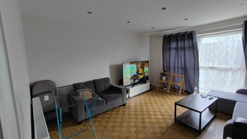 Property photo 2 of 15 Lounge