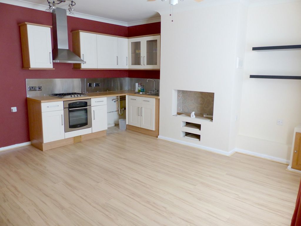 Property photo 2 of 6 Kitchen