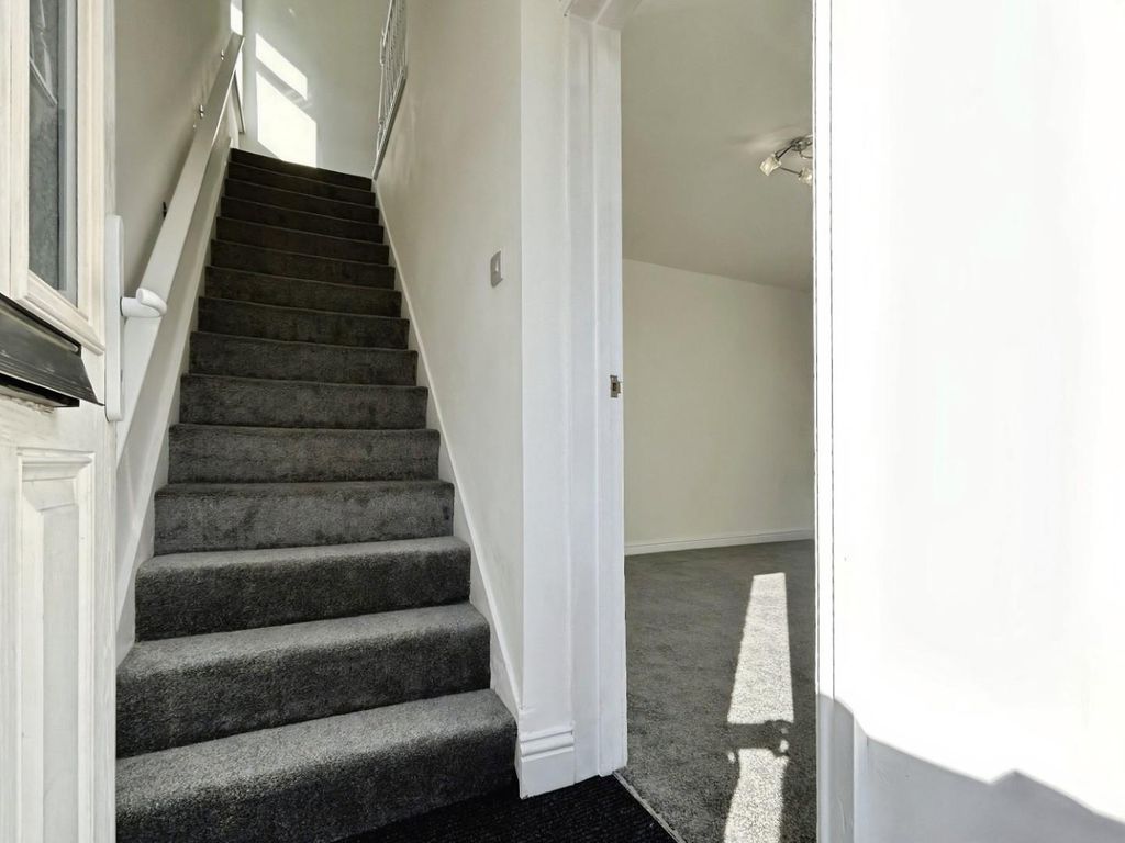 Property photo 2 of 22 E99F2F27-Thumbnail_Img_2739.Jpg