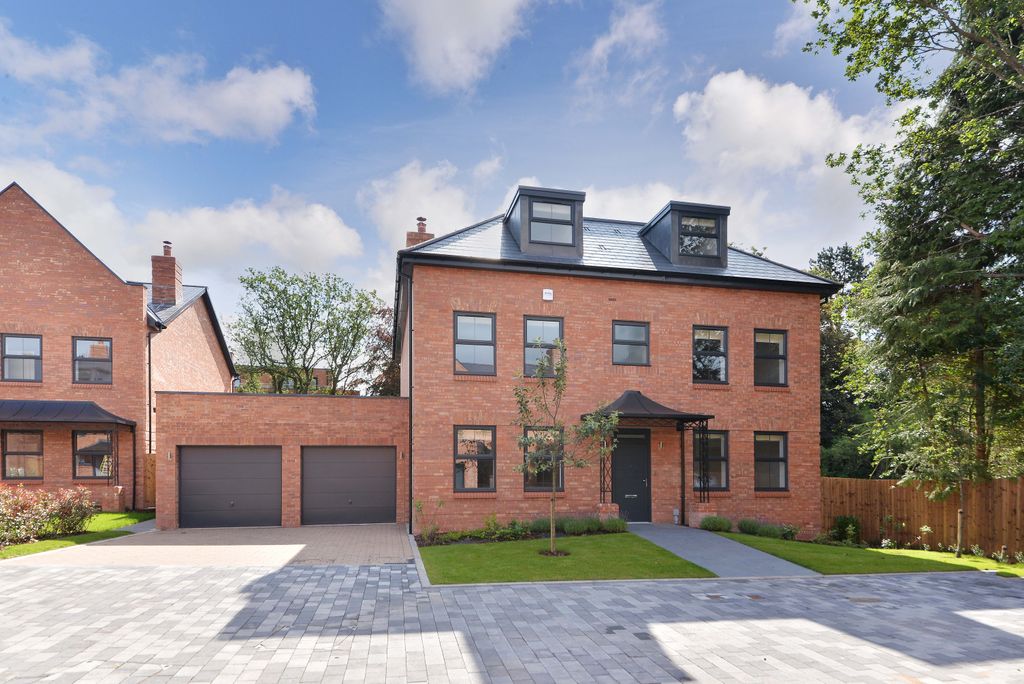 Property photo 1 of 32