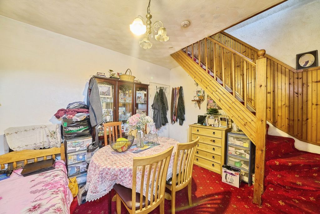 Property photo 3 of 14 Photo