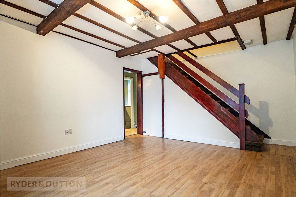 Property photo 2 of 21 Lounge