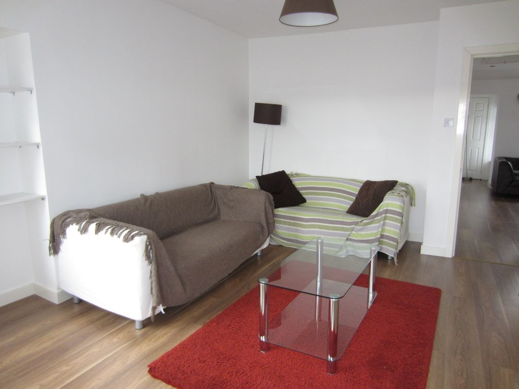 Property photo 3 of 9 072