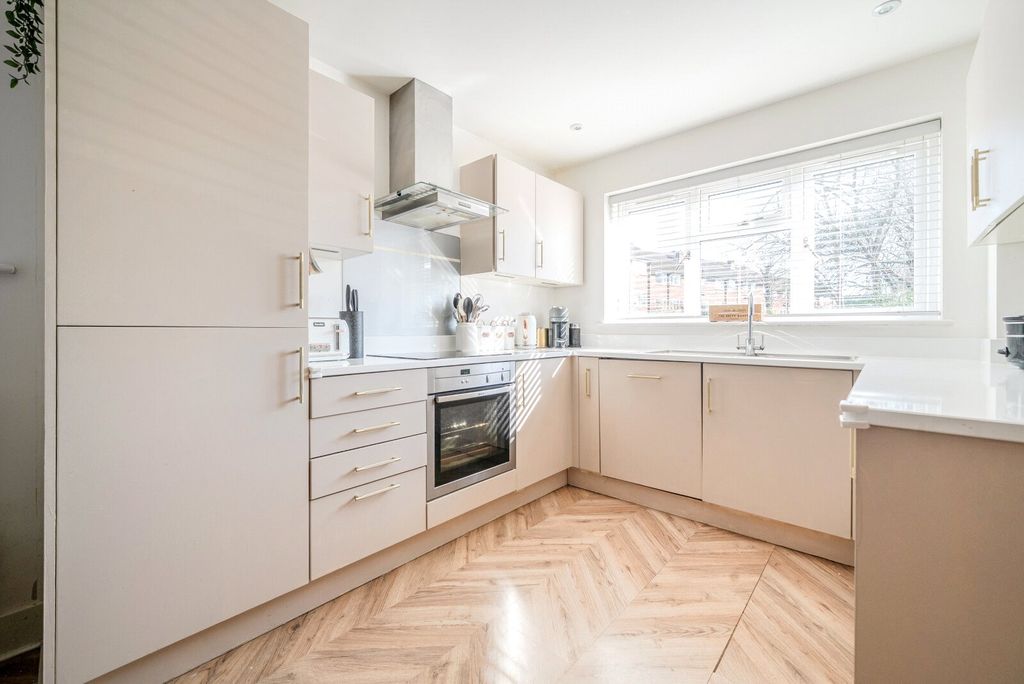 Property photo 3 of 15 Picture No. 24