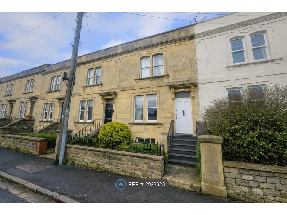 Apartment in Bristol, Cotham - View 3