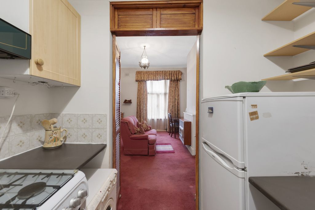 Property photo 3 of 10