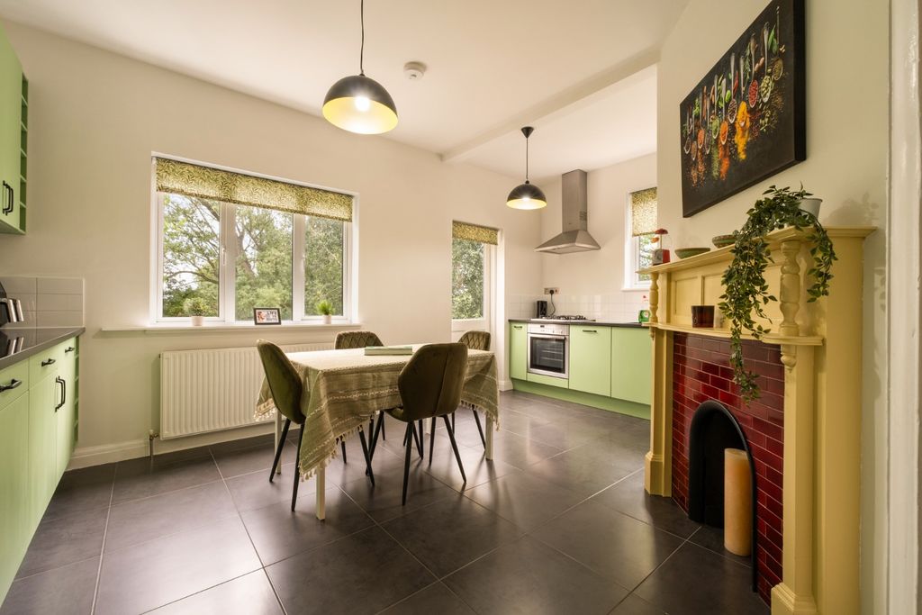 Property photo 1 of 12 4394220