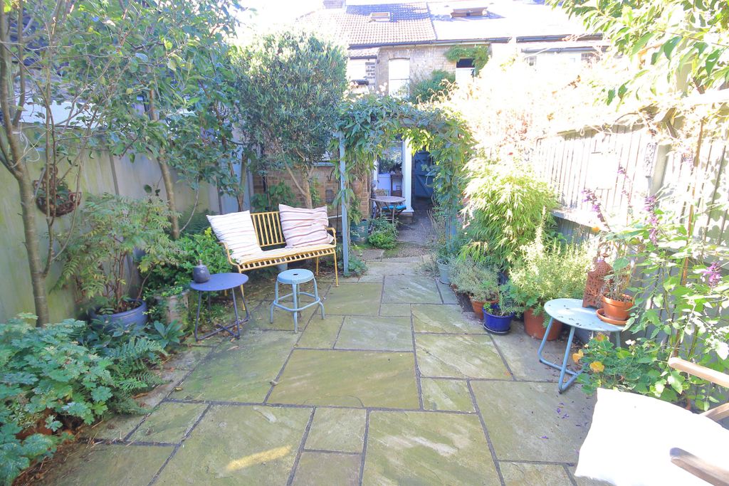 Property photo 2 of 17