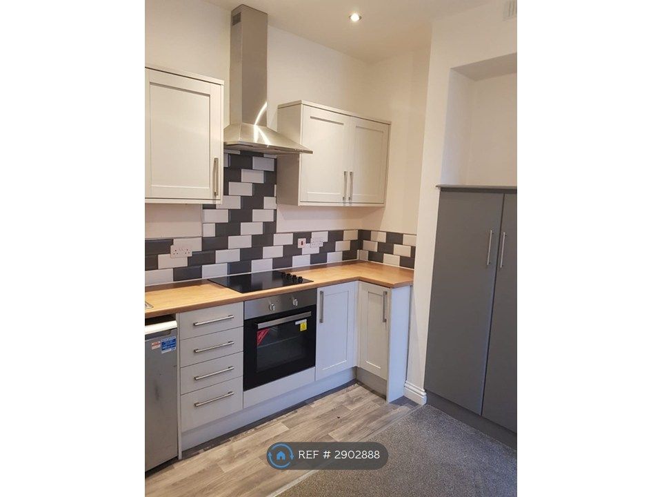 Property photo 1 of 5 Personal Kitchens