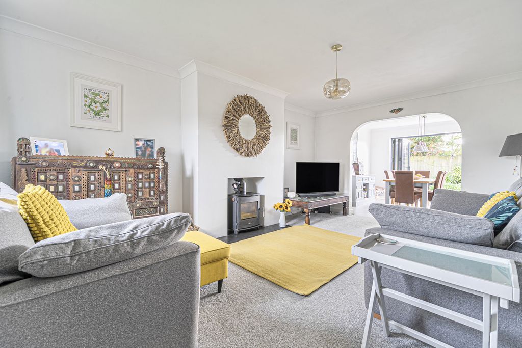 Property photo 2 of 13