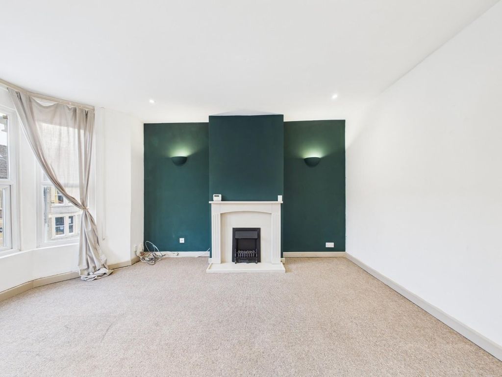 Property photo 2 of 16 Cam01530G0-Pr0346-Still017.Jpg