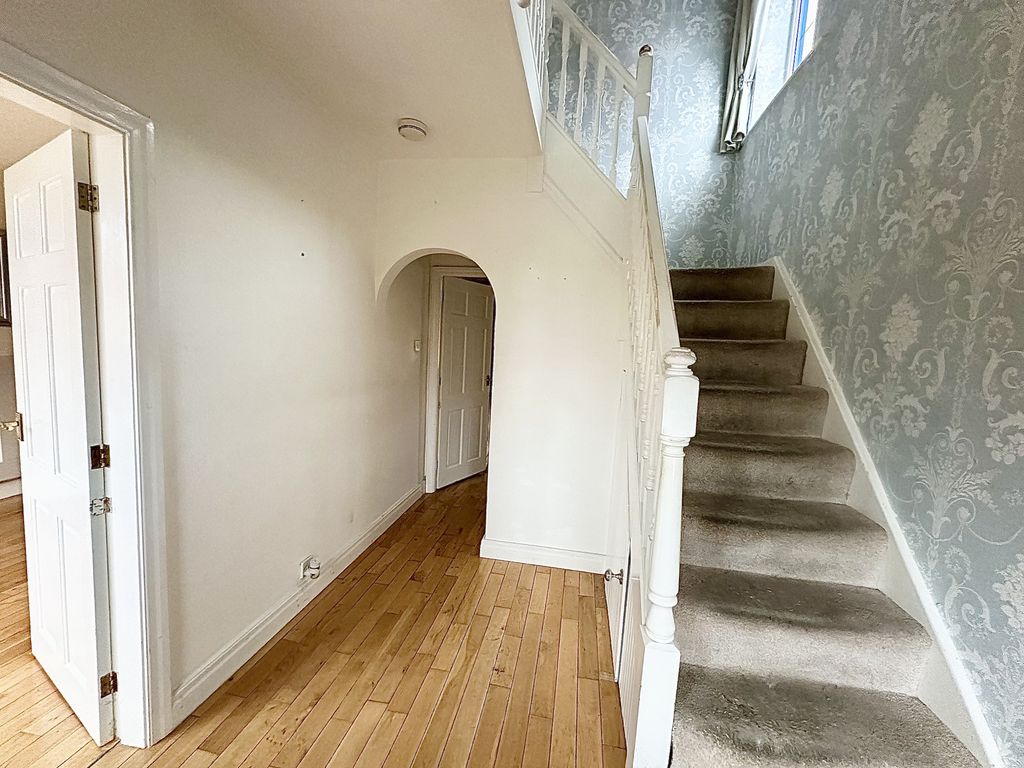 Property photo 2 of 26