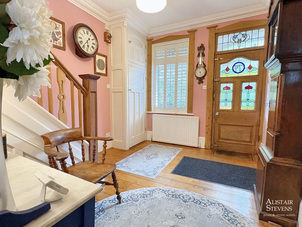 Property photo 2 of 30