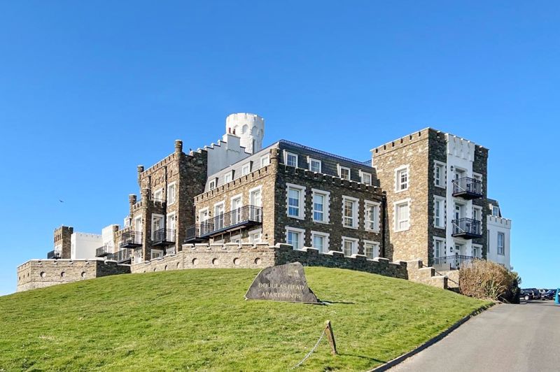Property photo 1 of 16 35 Douglas Head Apartments