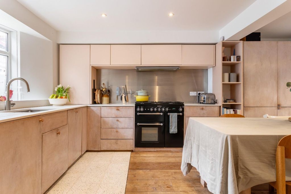 Property photo 2 of 24 Livingstone Road-2.Jpg