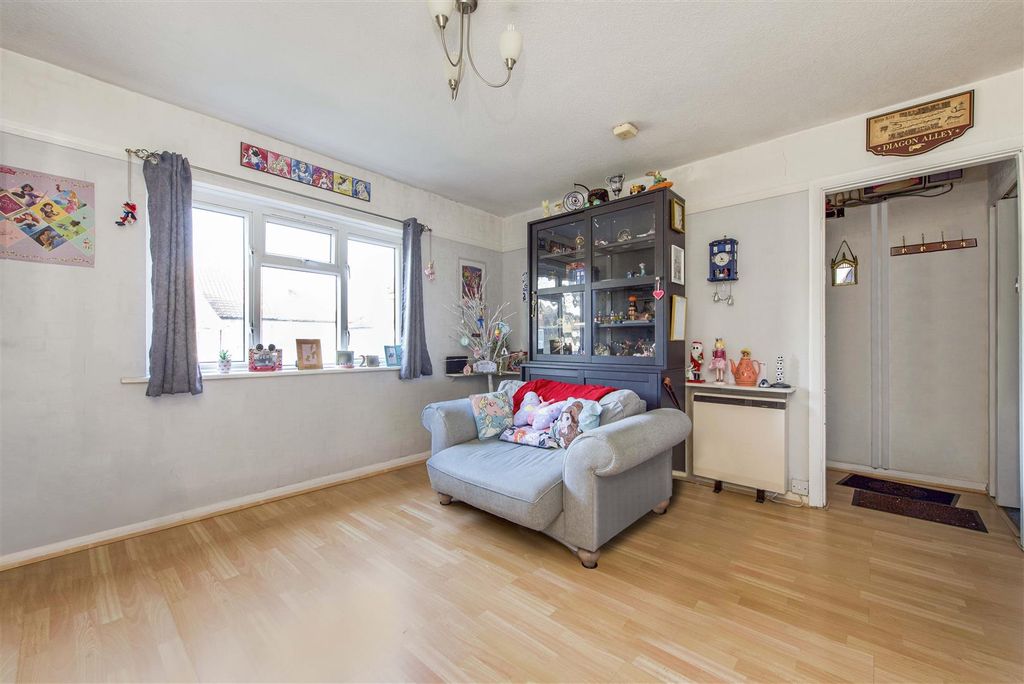Property photo 3 of 9 3