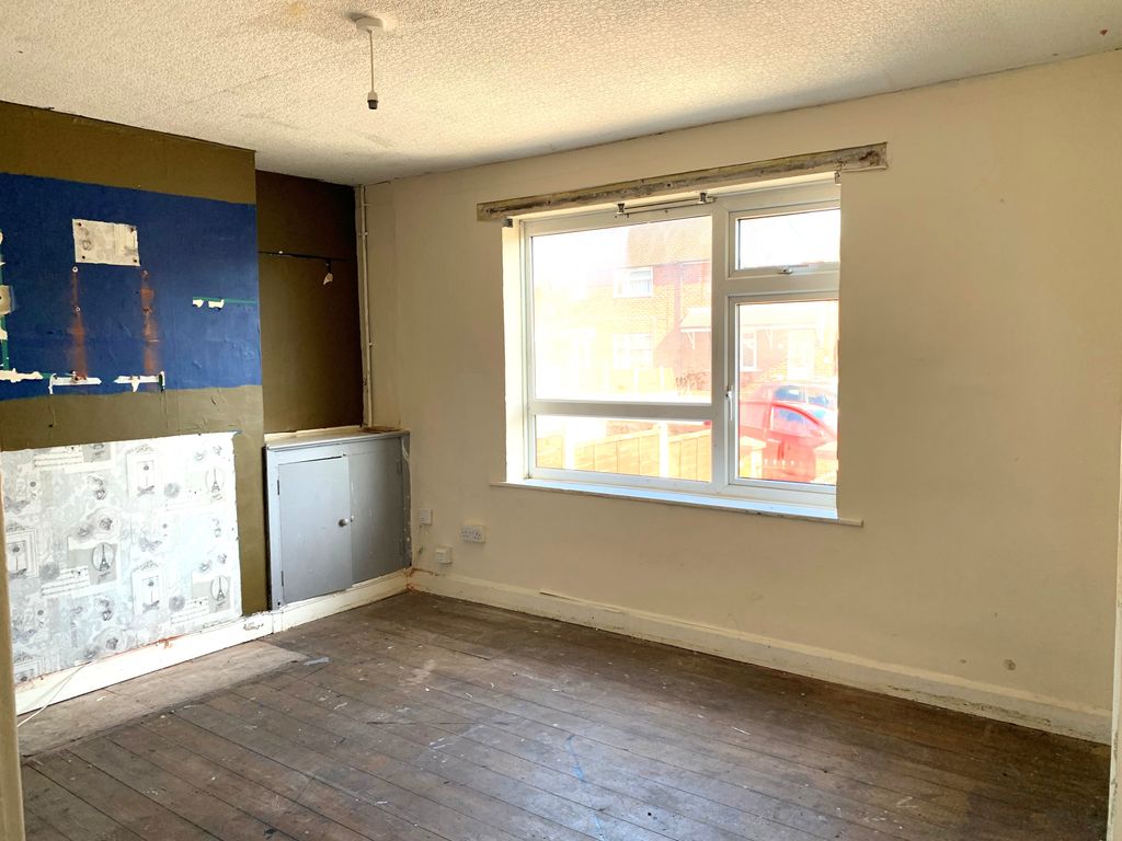 Property photo 2 of 7 m7