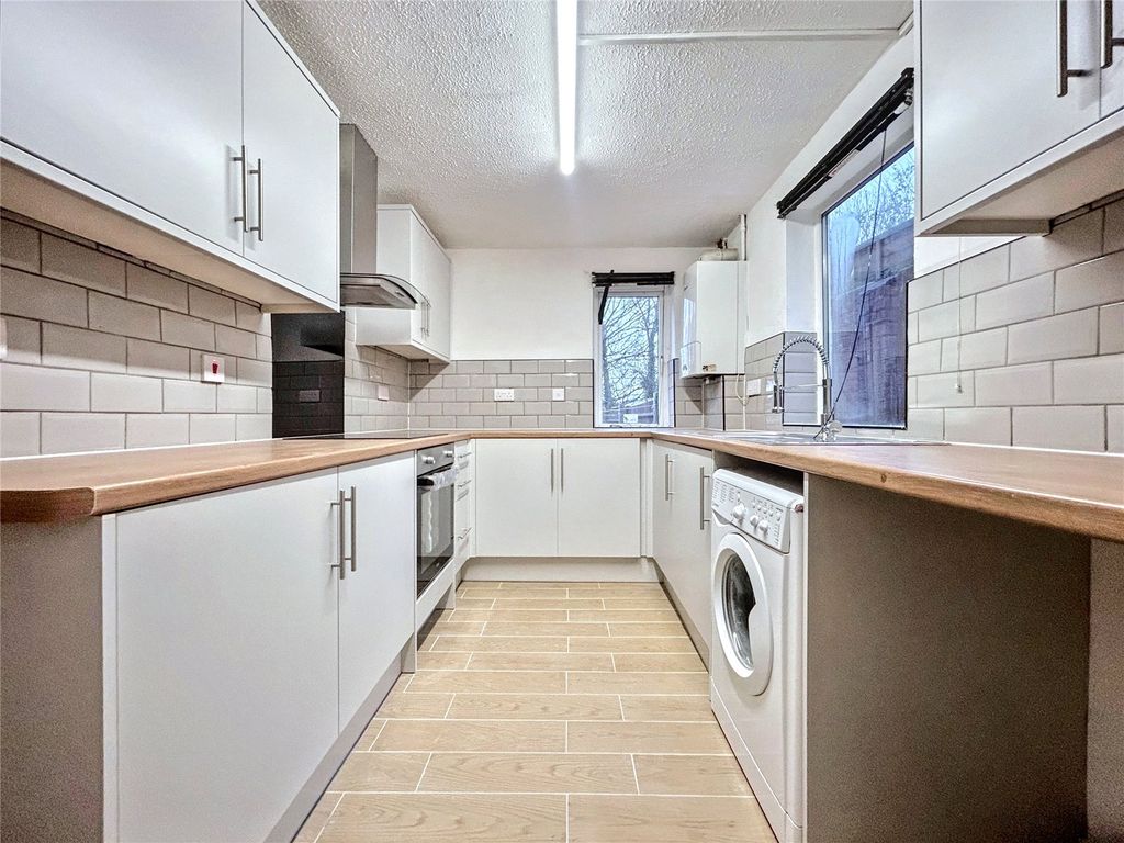 Property photo 2 of 9 Kitchen
