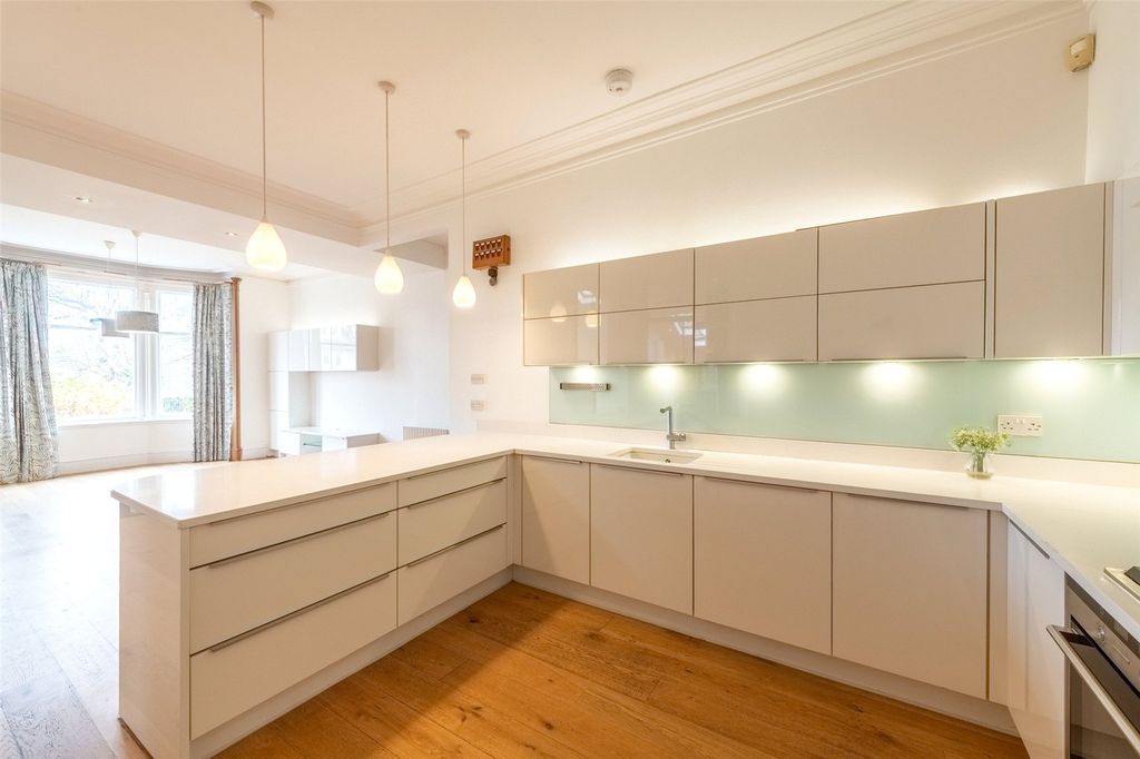 Property photo 3 of 34 Rubislaw Den North