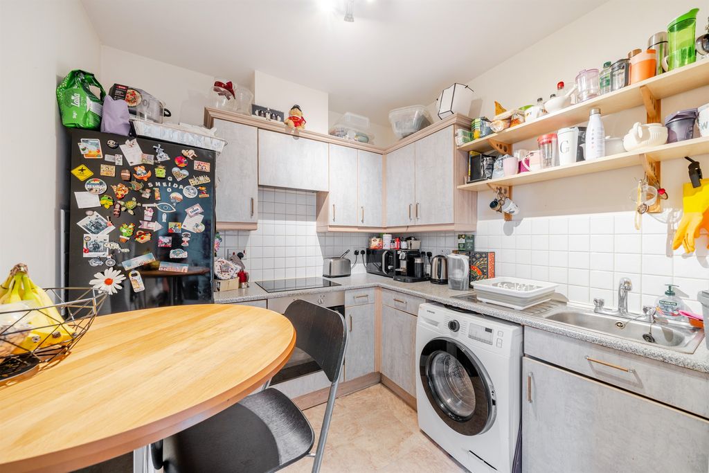Property photo 2 of 12