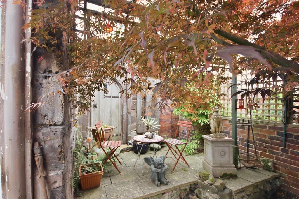 Property photo 2 of 16 Rear Garden 3
