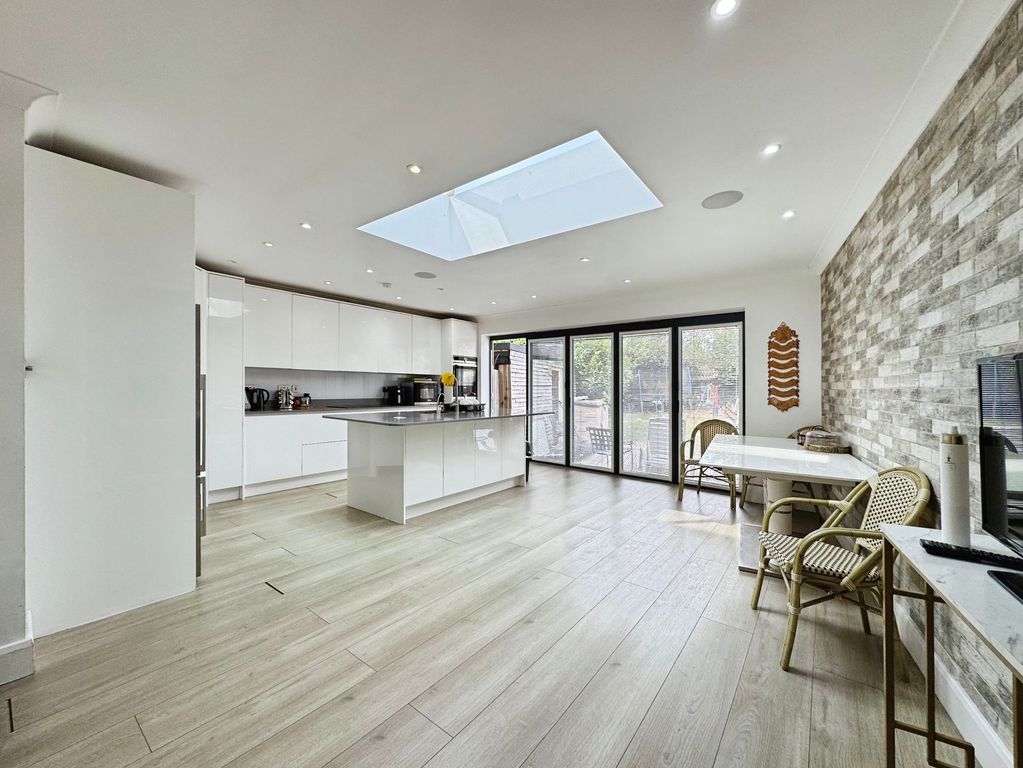 Property photo 2 of 19 Kitchen/Dining Area