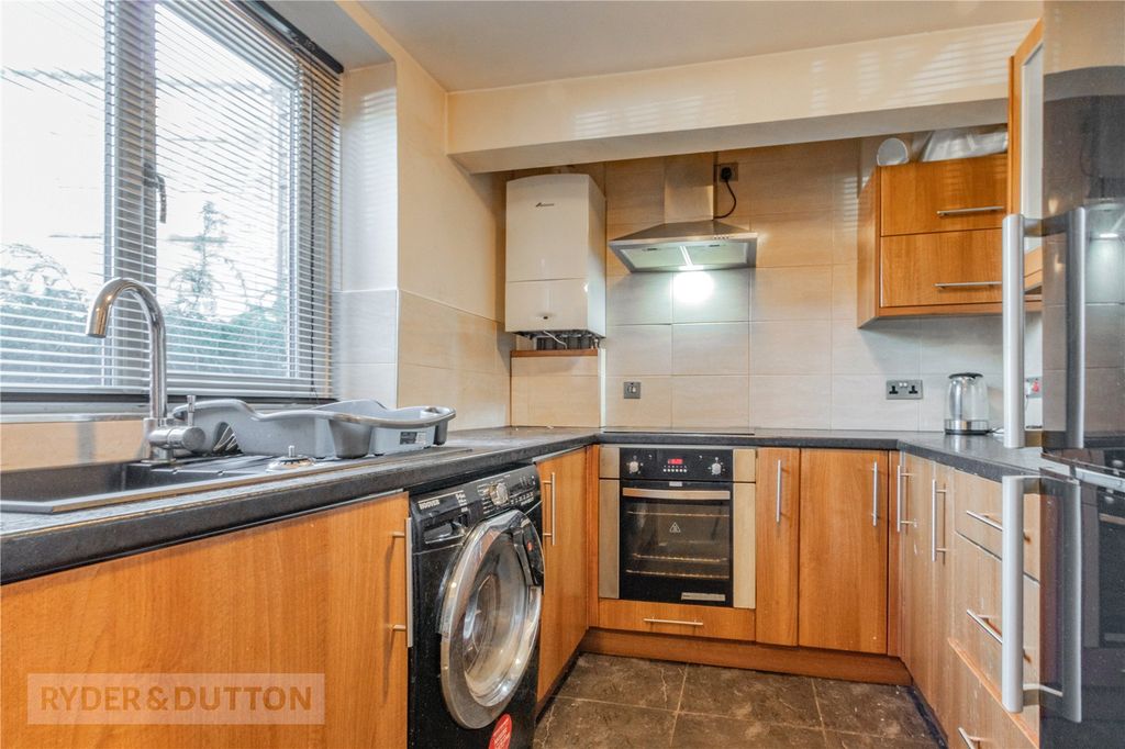 Property photo 2 of 9 Kitchen